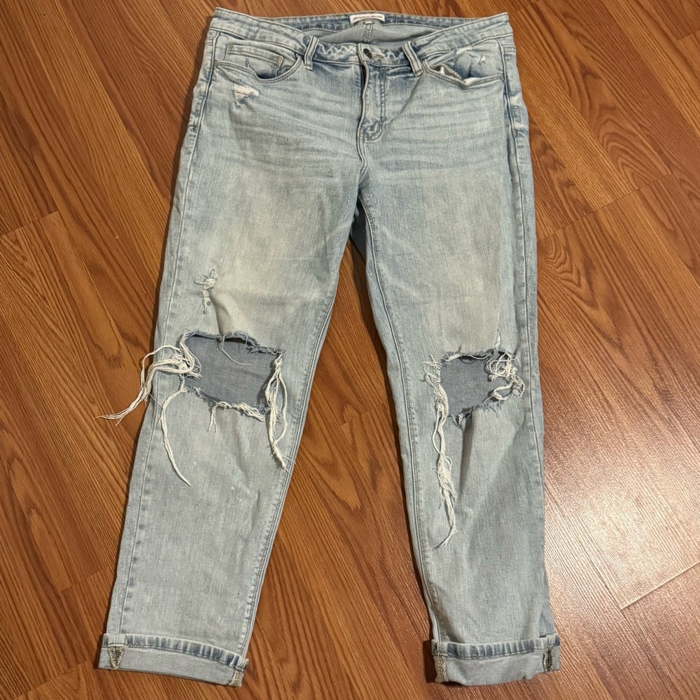 Studio Blue Women's Light Blue Distressed Knee Boyfriend Jeans Size 30 NWOT
